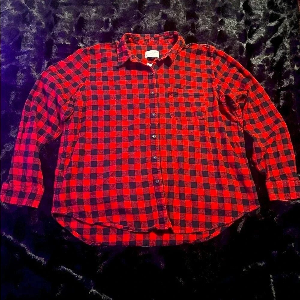 Universal Thread relaxed fit button down flannel red black plaid-size Large EUC